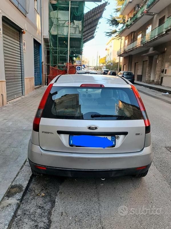 Usata Ford Fiesta 2003 Grigio Utilitaria