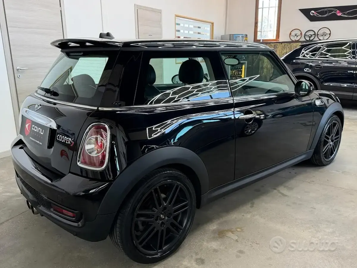 Usata Mini Cooper S 184 CV (135 kW) 2011 Nero Utilitaria