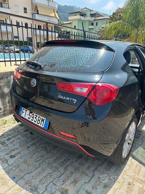 Usata Alfa Romeo Giulietta Super 120 CV (88 kW) 2018 Nero Utilitaria