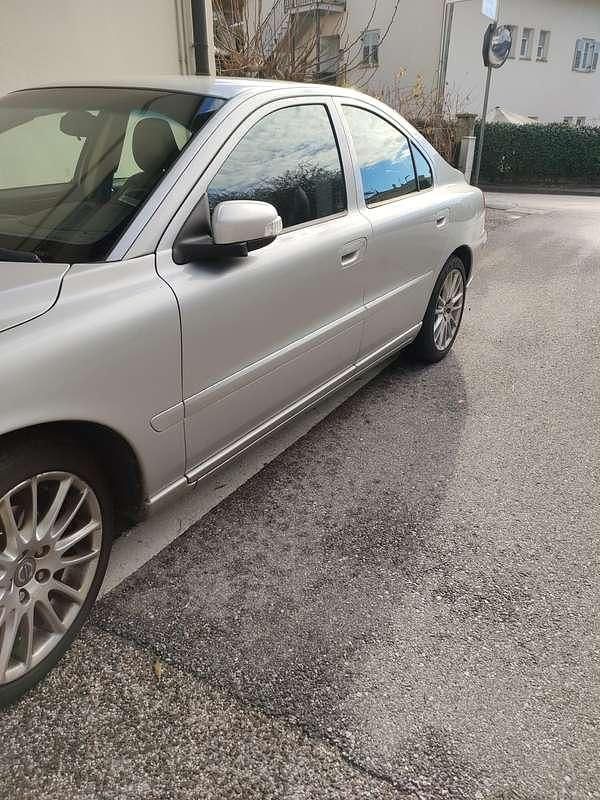 Usata Volvo S60 Kinetic 163 CV (119 kW) 2008 Argento Berlina