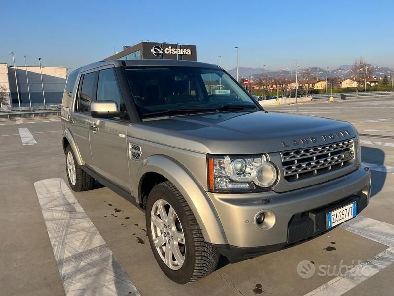 Grigio Usata 2010 Land Rover Discovery 4 SE SUV | 11.900 € (Ottimo prezzo) - Immagine 1/4