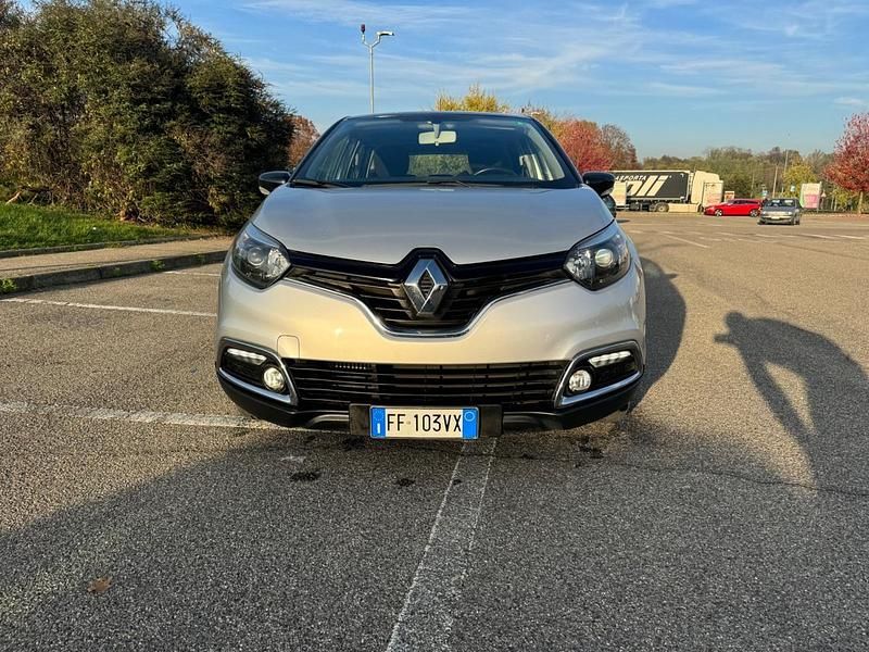 Usata Renault Captur 89 CV (65 kW) 2016 Argento SUV