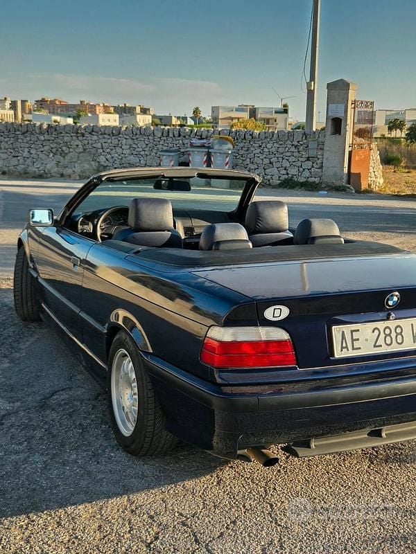 Usata BMW 320 Cabriolet 150 CV (110 kW) 1995 Blu Cabrio