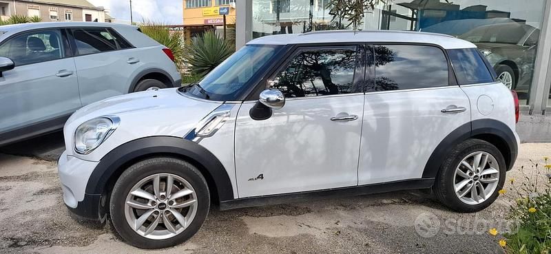 Usata Mini Cooper D Countryman Business 111 CV (81 kW) 2014 Bianco SUV