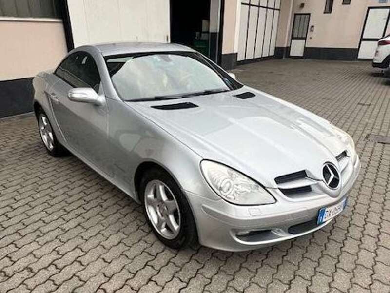 Usado Mercedes SLK200 163 CV (119 kW) 2004 Plateado Descapotable