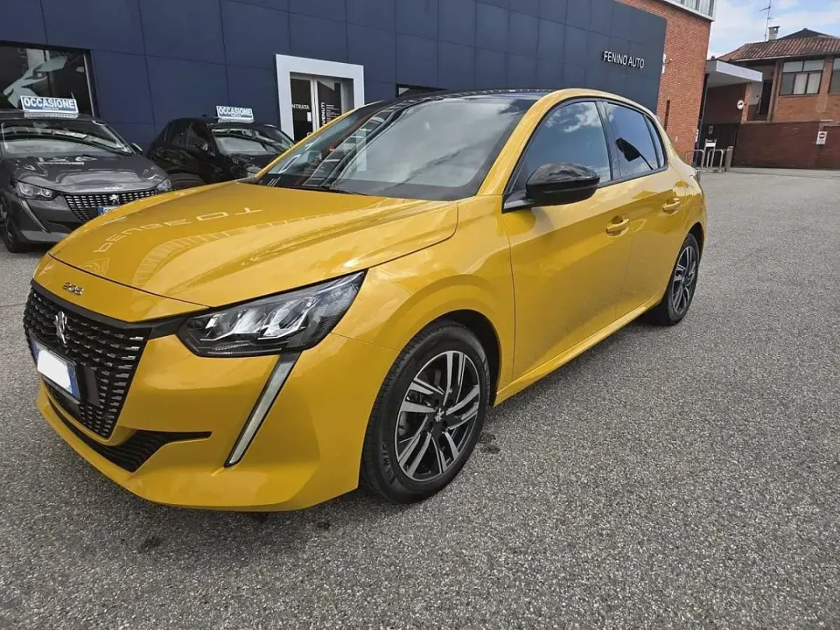 Usata Peugeot 208 Allure 101 CV (74 kW) 2023 Utilitaria