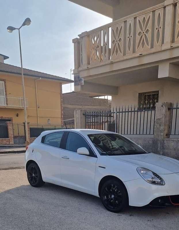 Usata Alfa Romeo Giulietta 140 CV (102 kW) 2011 Utilitaria