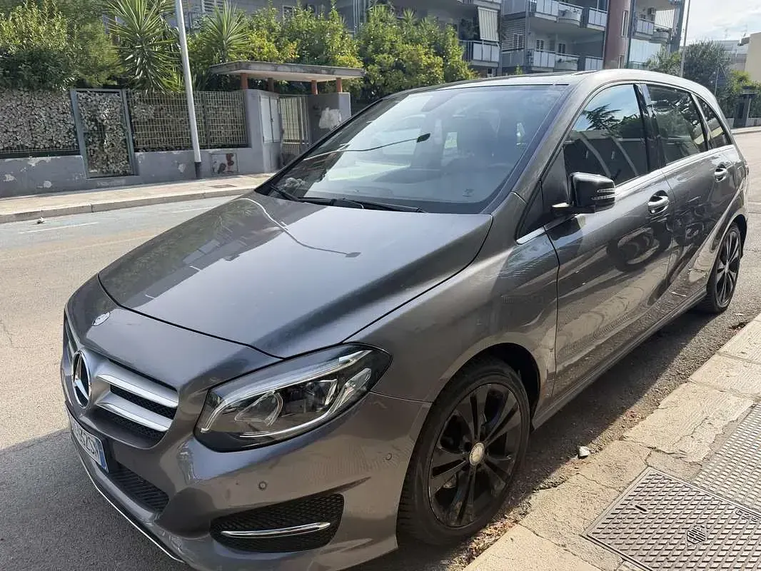 Usata Mercedes B220 Premium 177 CV (130 kW) 2016 Utilitaria