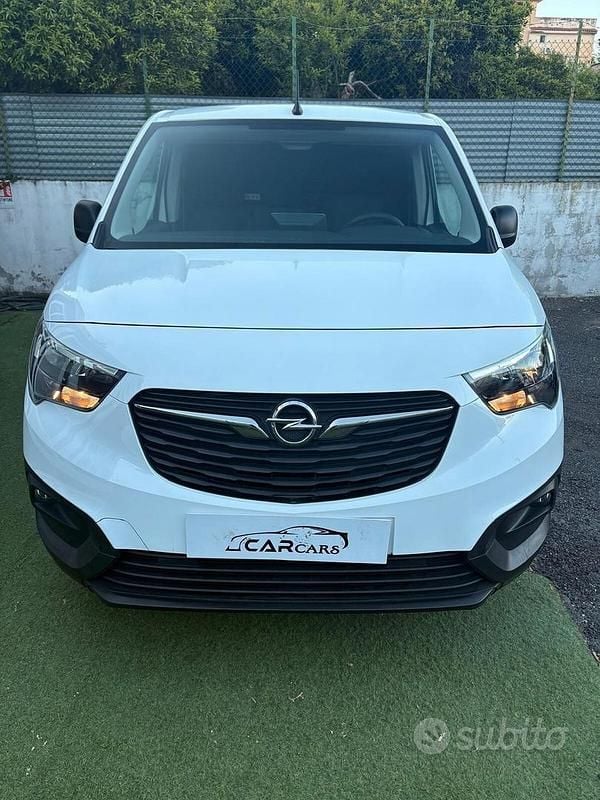 Usata Opel Combo 102 CV (75 kW) 2022 Bianco Monovolume