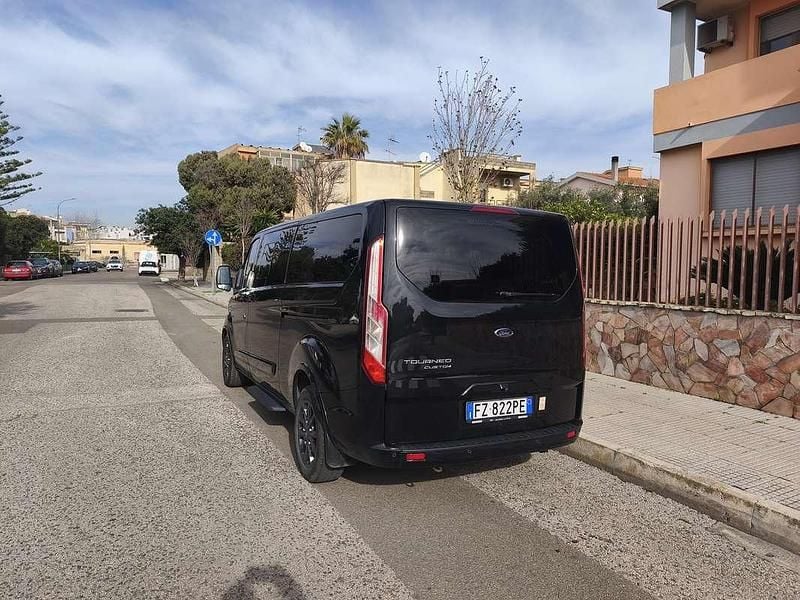 Usata Ford Tourneo Custom Titanium 185 CV (136 kW) 2020 Nero Furgone