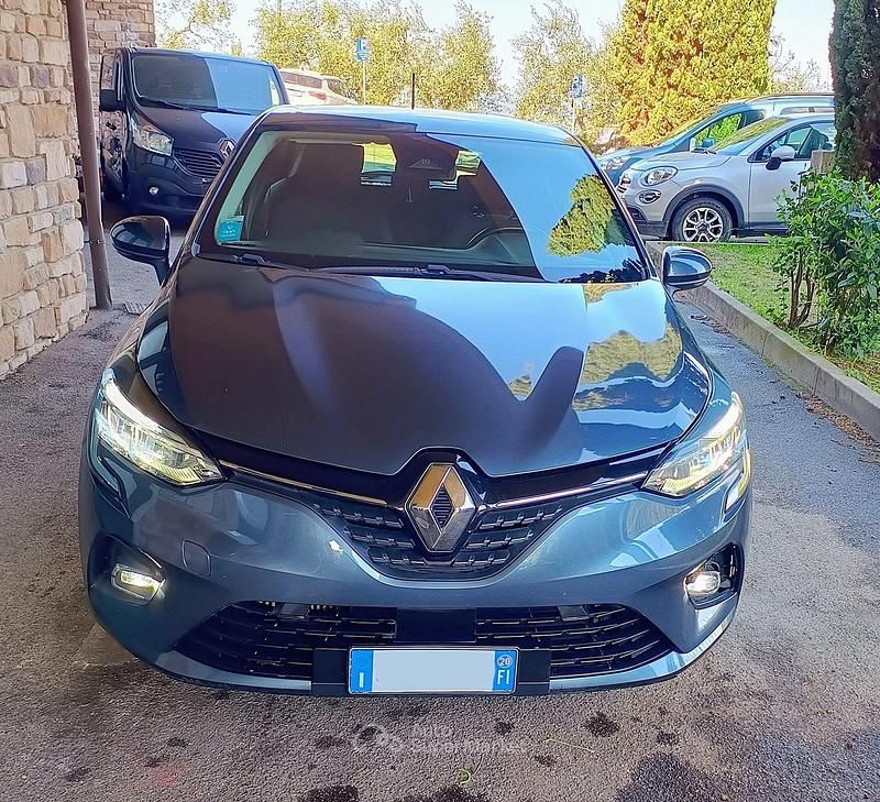 Usata Renault Clio V 101 CV (74 kW) 2020 Gray Berlina