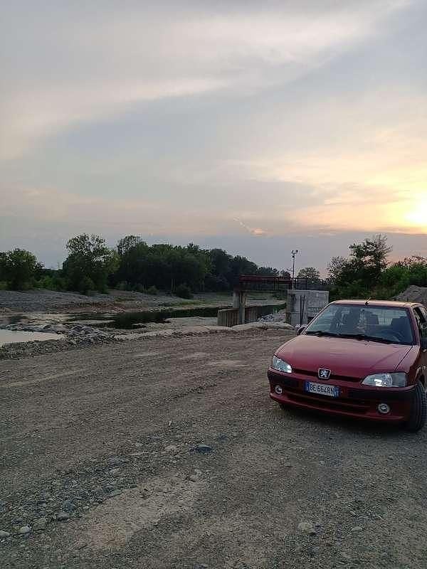 Usata Peugeot 106 Sport 75 CV (55 kW) 1999 Rosso Utilitaria