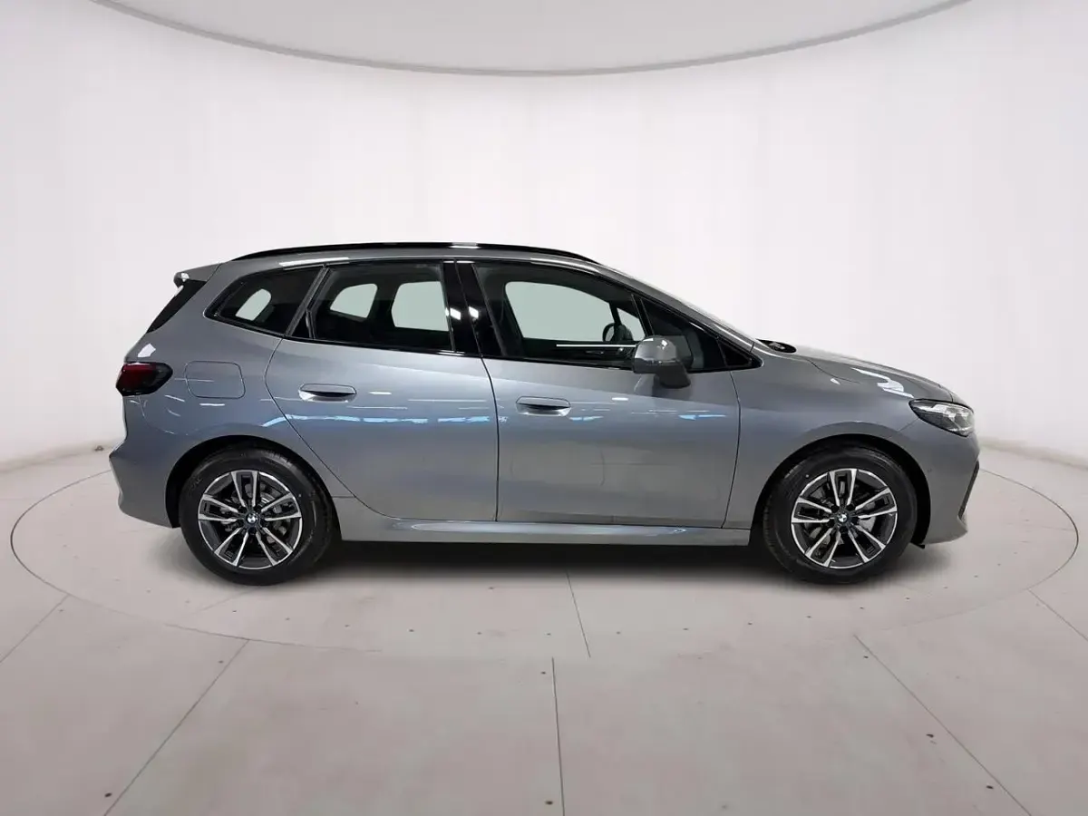 Nuova BMW 220 Active Tourer M Sport 149 CV (109 kW) 2026 Grigio Monovolume