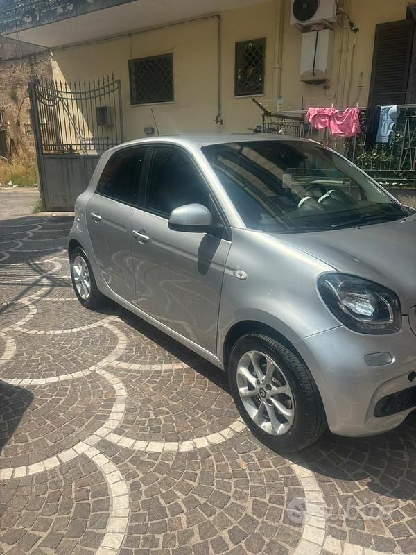 Usata Smart ForFour 90 CV (66 kW) 2021 Grigio Utilitaria