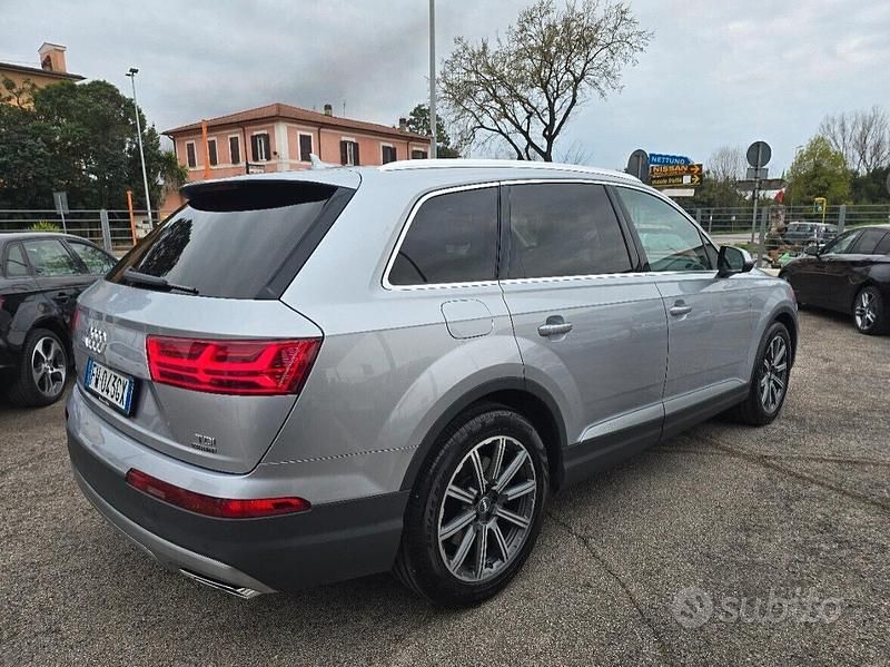 Usata Audi Q7 Business 272 CV (200 kW) 2015 Argento SUV