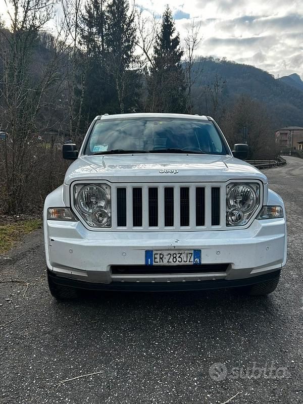 Usado Jeep Cherokee 200 CV (147 kW) 2012 Blanco SUV