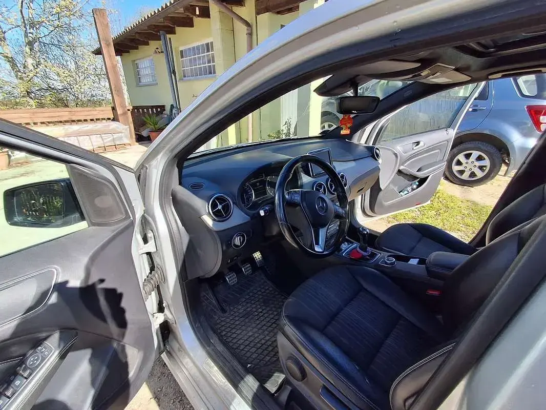 Usata Mercedes 180 Premium 147 CV (108 kW) 2012 Berlina