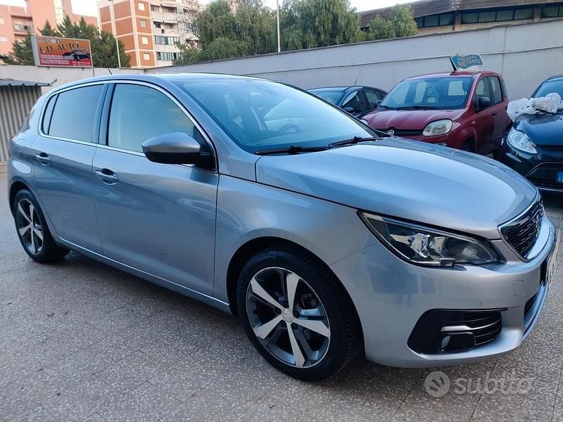 Grigio Usata 2018 Peugeot 308 GT-line Tre volumi | 10.999 € (Ottimo prezzo) - Immagine 1/4