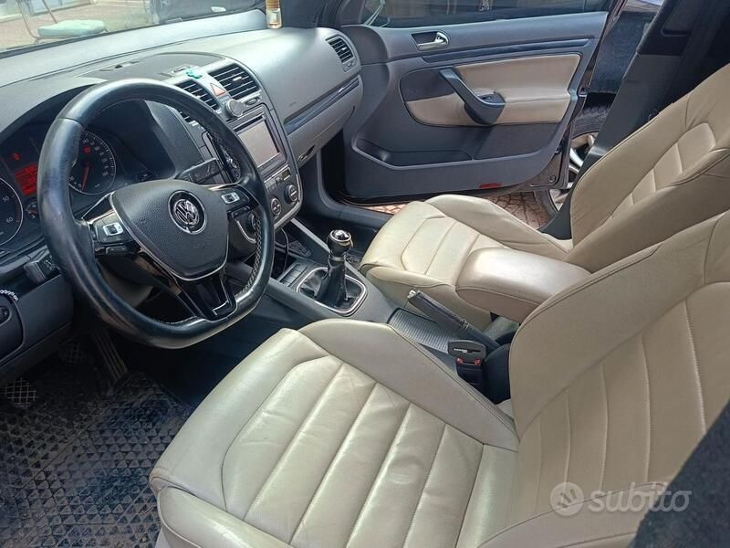 Begagnad VW Golf VI Sport 105 HK (77 kW) 2009 Svart Halvkombi