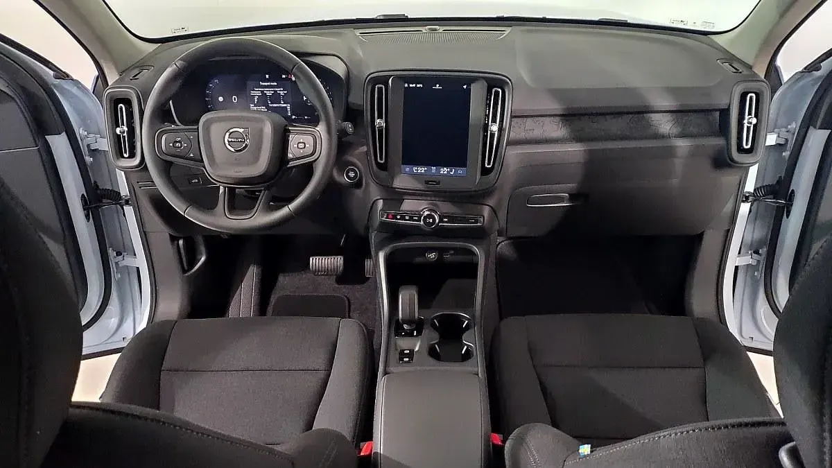 Nuova Volvo XC40 163 CV (119 kW) 2026 Cloud blue SUV