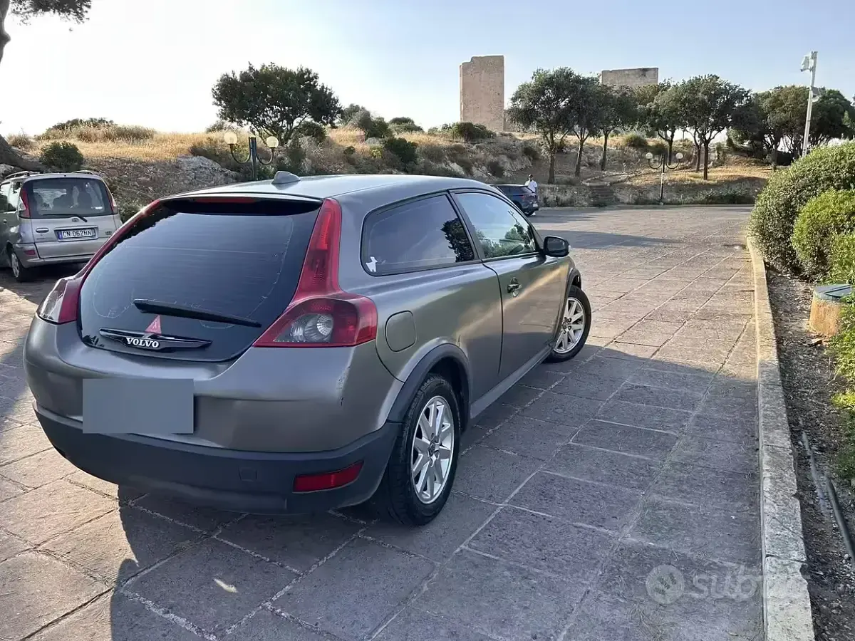 Usata Volvo C30 136 CV (100 kW) 2008 Grigio Utilitaria