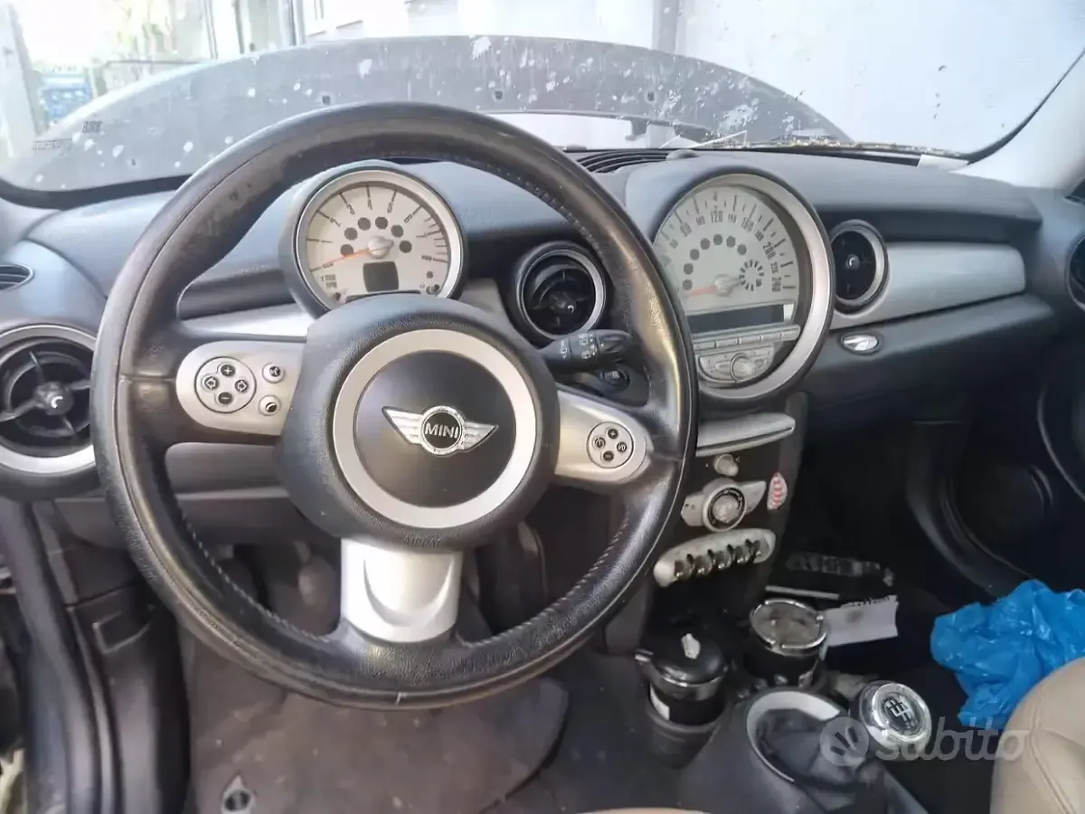 Usata Mini Cooper 120 CV (88 kW) 2007 Nero Utilitaria