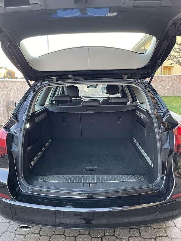 Usata Opel Astra Edition 140 CV (102 kW) 2012 Station wagon