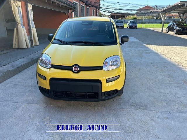 Nuova Fiat Panda 69 CV (50 kW) 2025 Giallo Berlina