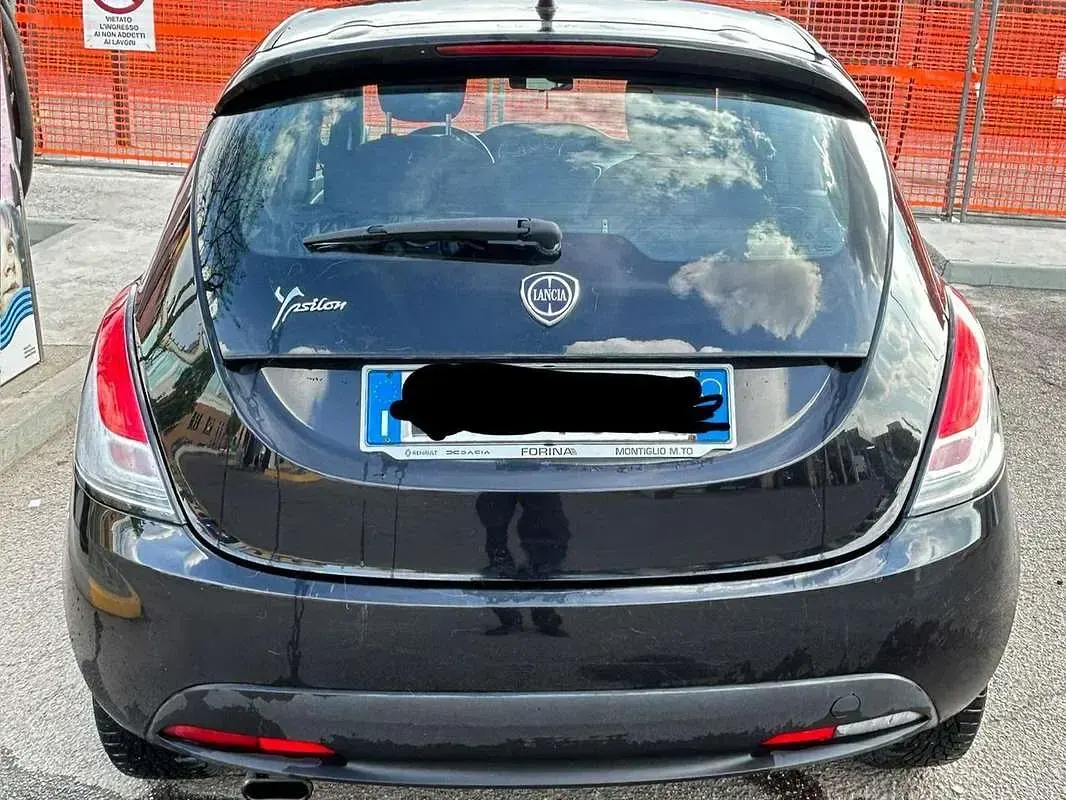 Usata Lancia Ypsilon 95 CV (69 kW) 2013 Nero Utilitaria