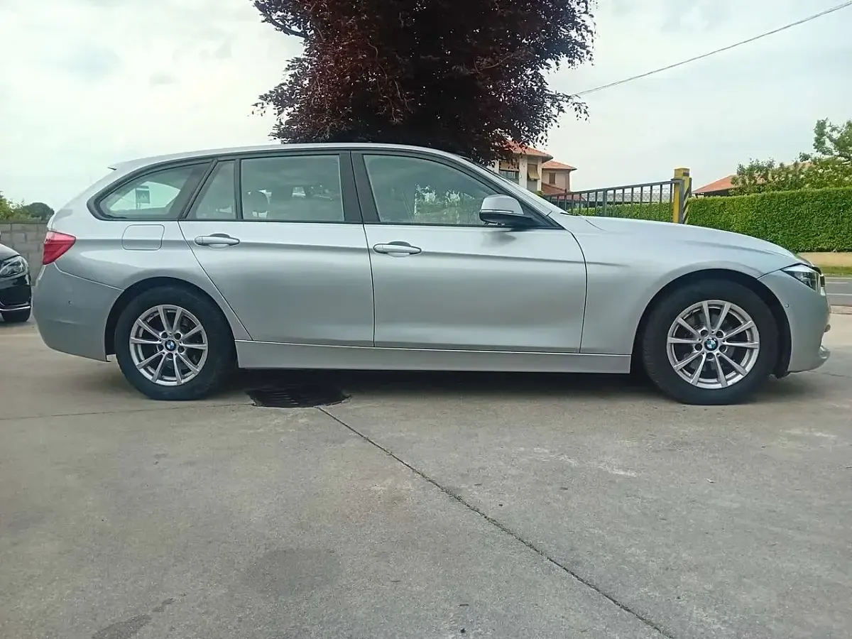 Usata BMW 318 Advantage 150 CV (110 kW) 2017 Argento Station wagon