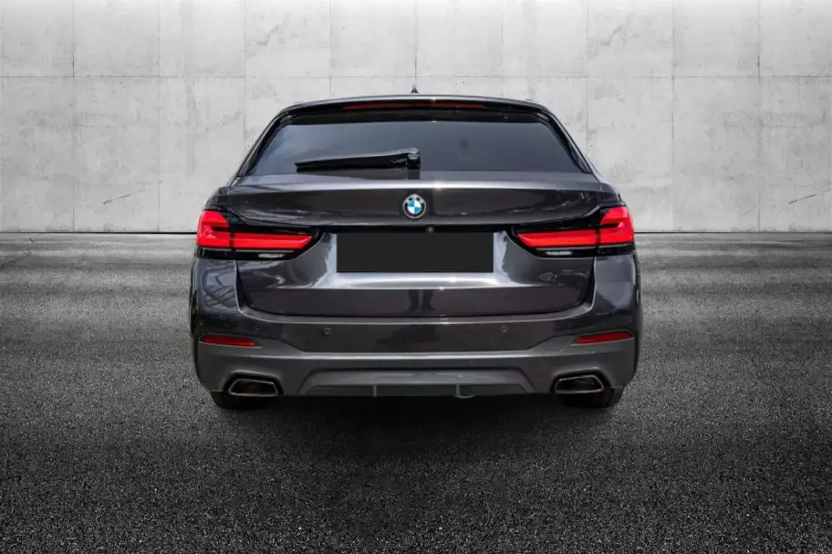 Usata BMW 520 M Sport 190 CV (139 kW) 2024 Grigio Station wagon