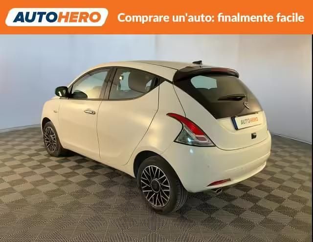 Usata Lancia Ypsilon S 69 CV (50 kW) 2024 Bianco Utilitaria