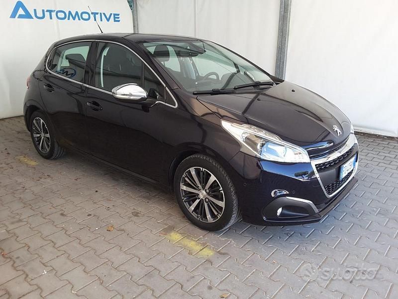 Usata Peugeot 208 Allure 110 CV (80 kW) 2016 Blu/azzurro Utilitaria