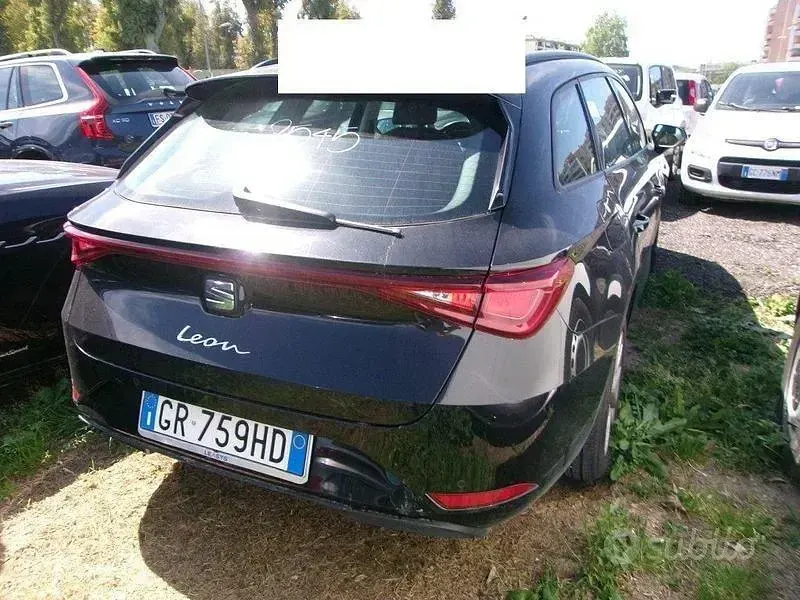 Usata Seat Leon Style 116 CV (85 kW) 2023 Nero Station wagon