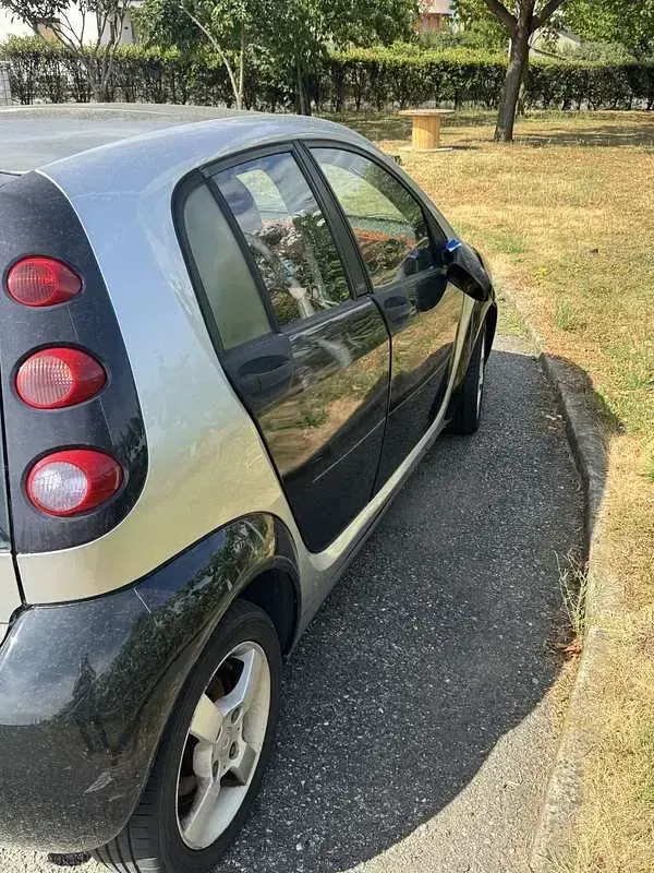 Usata Smart ForFour Pure 75 CV (55 kW) 2005 Nero Utilitaria