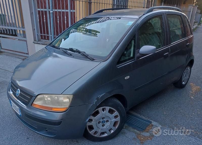 Usata Fiat Idea Dynamic 95 CV (69 kW) 2005 Grigio Monovolume