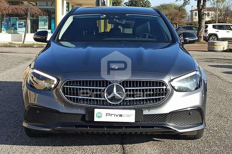 Usata Mercedes E220 194 CV (142 kW) 2022 Grigio Station wagon