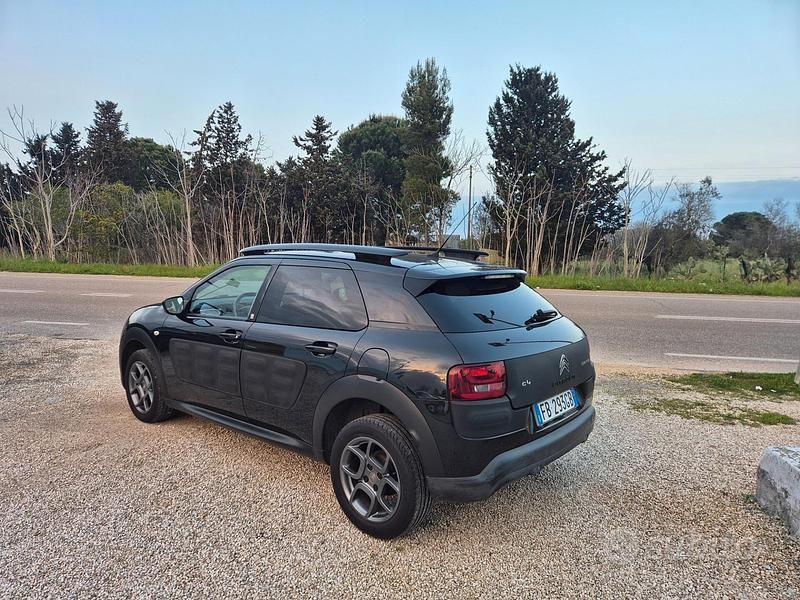 Usata Citroën C4 Cactus Shine 99 CV (72 kW) 2015 Nero Utilitaria
