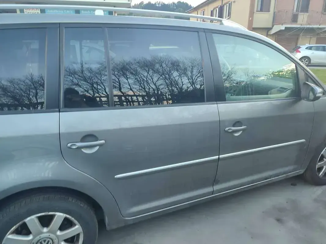 Usata VW Touran Highline 150 CV (110 kW) 2010 Verde Monovolume