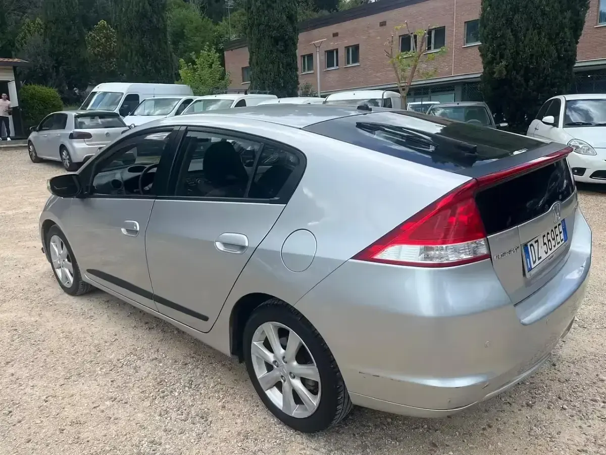 Usata Honda Insight Executive 88 CV (64 kW) 2009 Grigio Utilitaria
