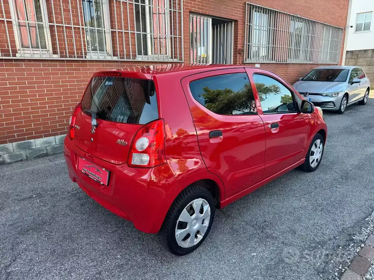 Usata Suzuki Alto GLX 68 CV (50 kW) 2011 Rosso Utilitaria