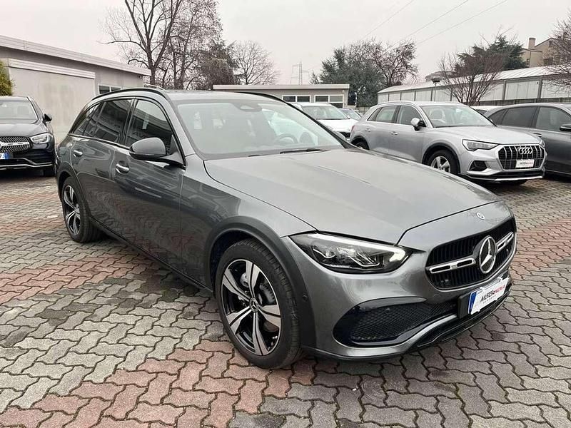 Usata Mercedes C220 Premium 200 CV (147 kW) 2022 Grigio scuro Station wagon