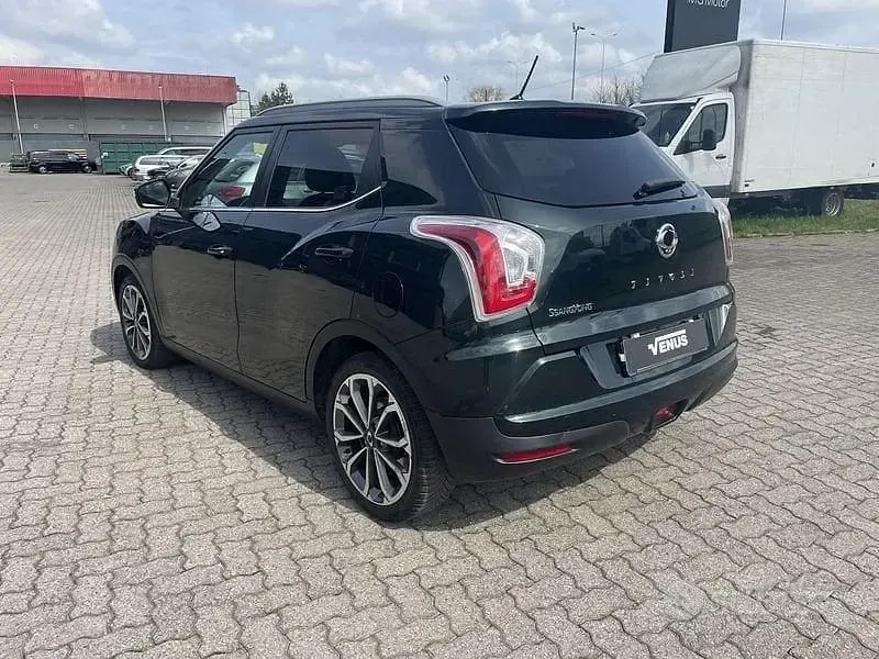 Usata SsangYong Tivoli 128 CV (94 kW) 2017 Verde SUV