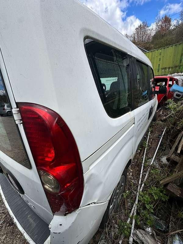 Usata Fiat Doblò 84 CV (61 kW) 2012 Bianco Monovolume