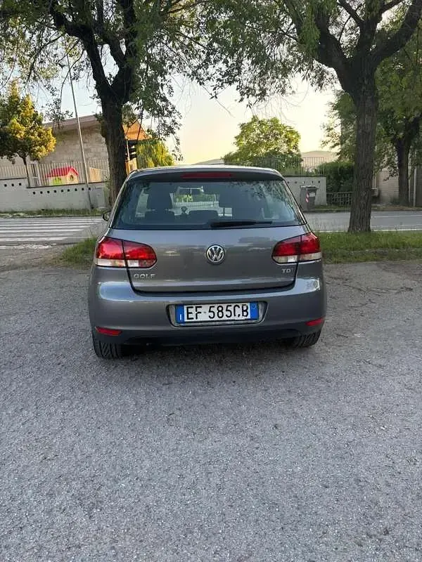 Usata VW Golf VI 105 CV (77 kW) 2010 Utilitaria