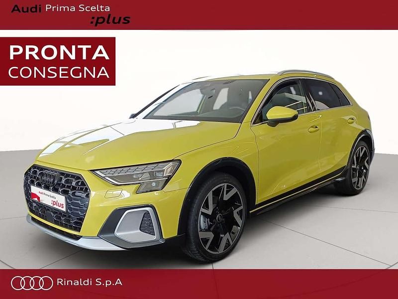 Giallo pitone metallizzato Nuova 2025 Audi A3 Comfort Tre volumi | 40.900 € (Ottimo prezzo) - Immagine 1/4