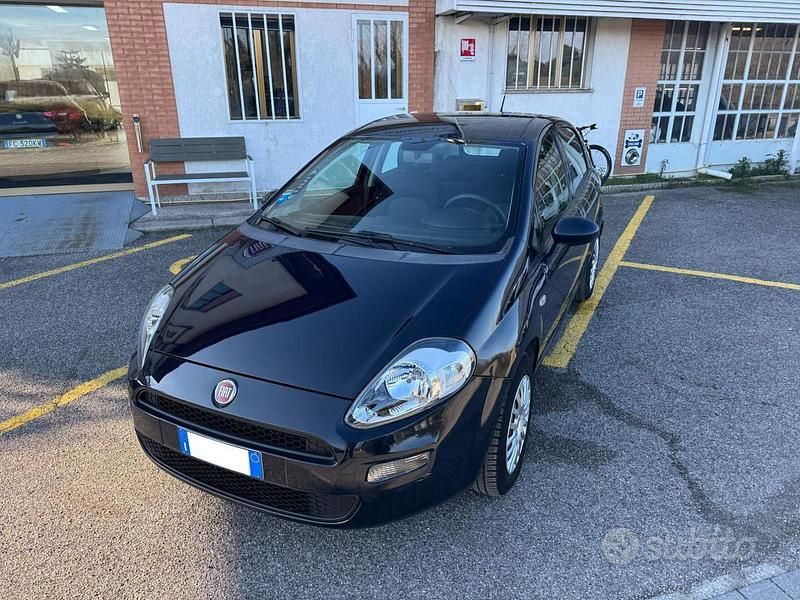 Usata Fiat Punto Street 69 CV (50 kW) 2016 Blu Utilitaria