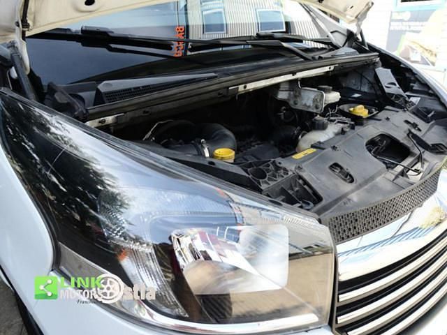 Usata Opel Vivaro 145 CV (106 kW) 2016 Bianco Monovolume