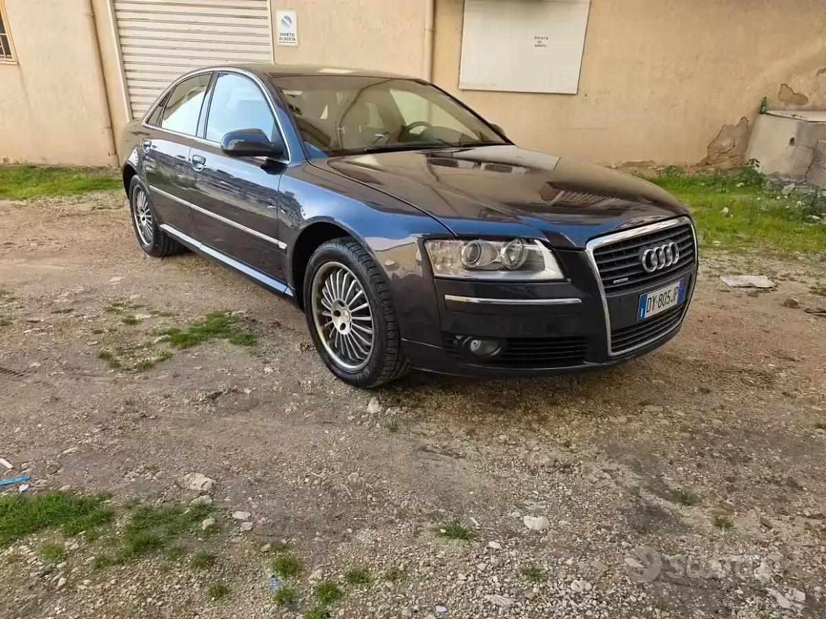 Usata Audi A8 233 CV (171 kW) 2005 Marrone Berlina