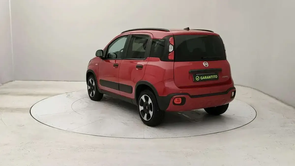 Usata Fiat Panda Cross Cross 70 CV (51 kW) 2024 Rosso Utilitaria